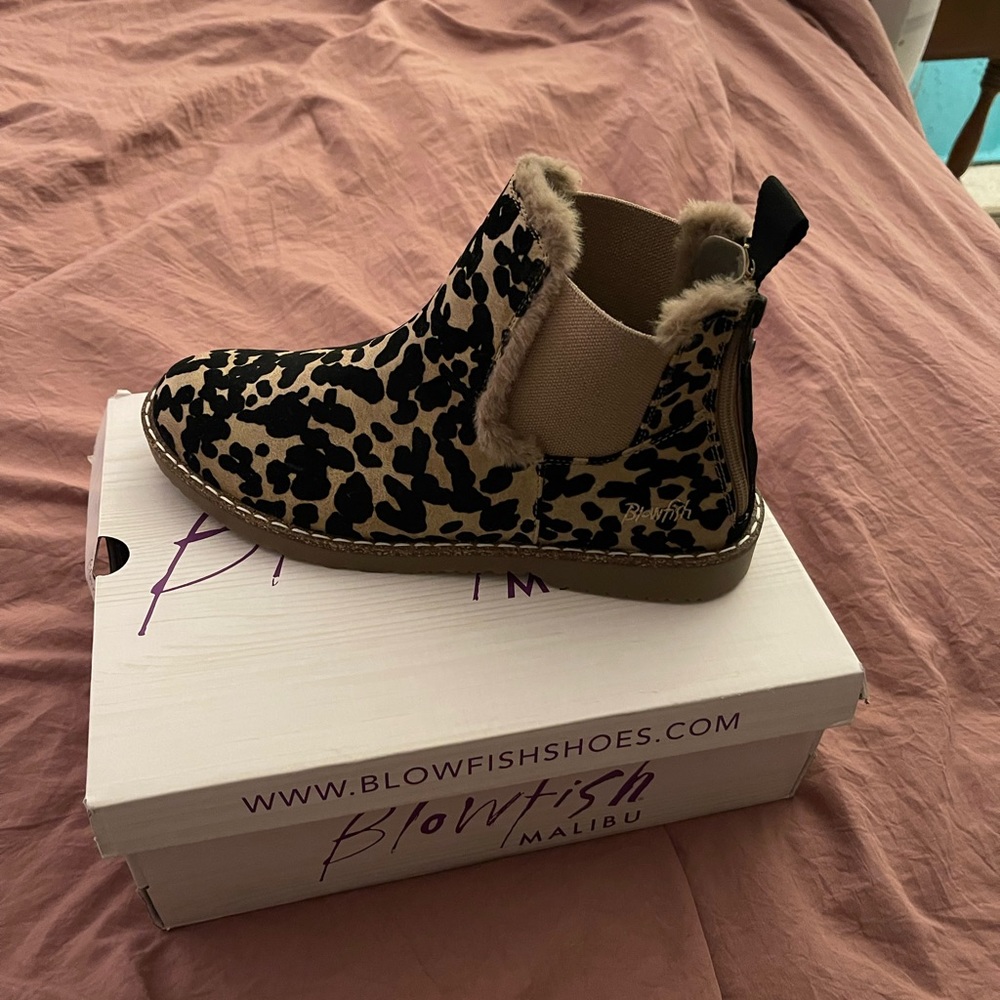 Leopard boots
